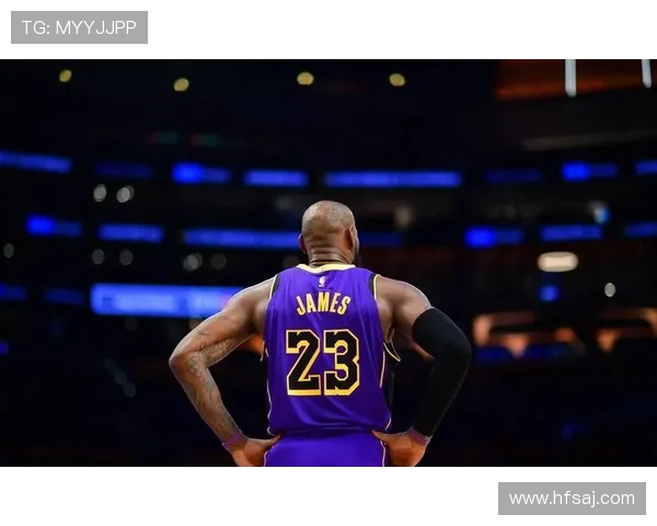 徐静雨分析湖人新星里夫斯超越特雷杨詹姆斯引领球队前行